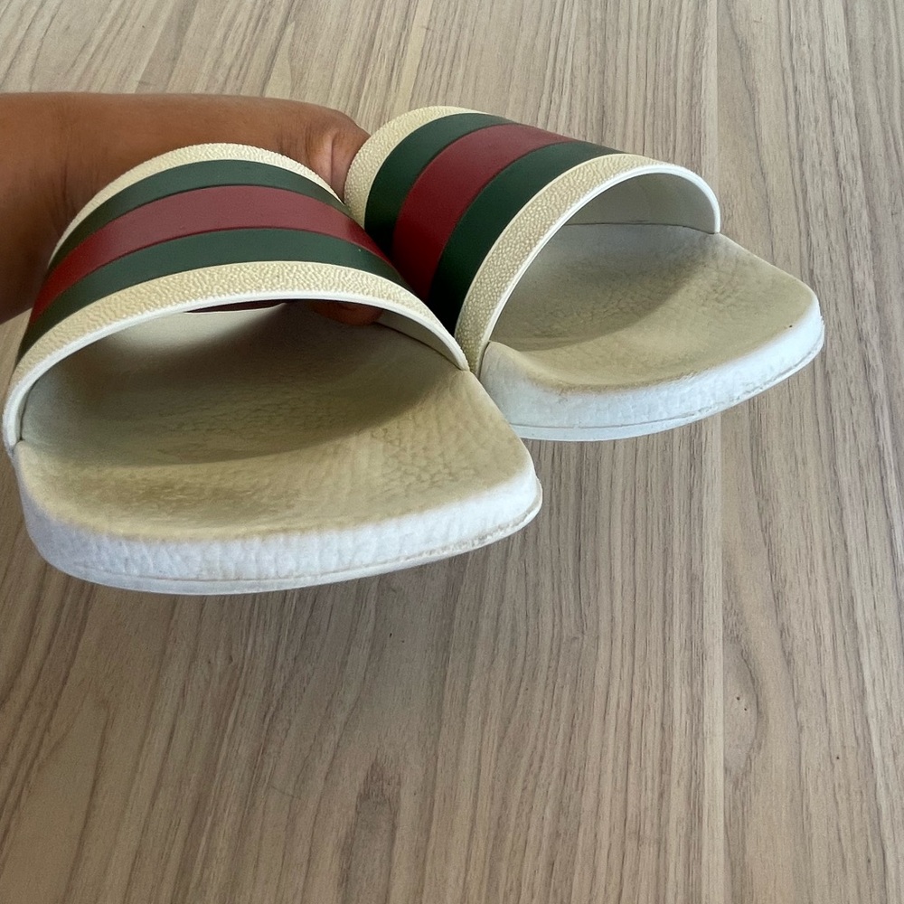 Gucci White Slides with Red and Green Stripes - Picture 4 of 10
